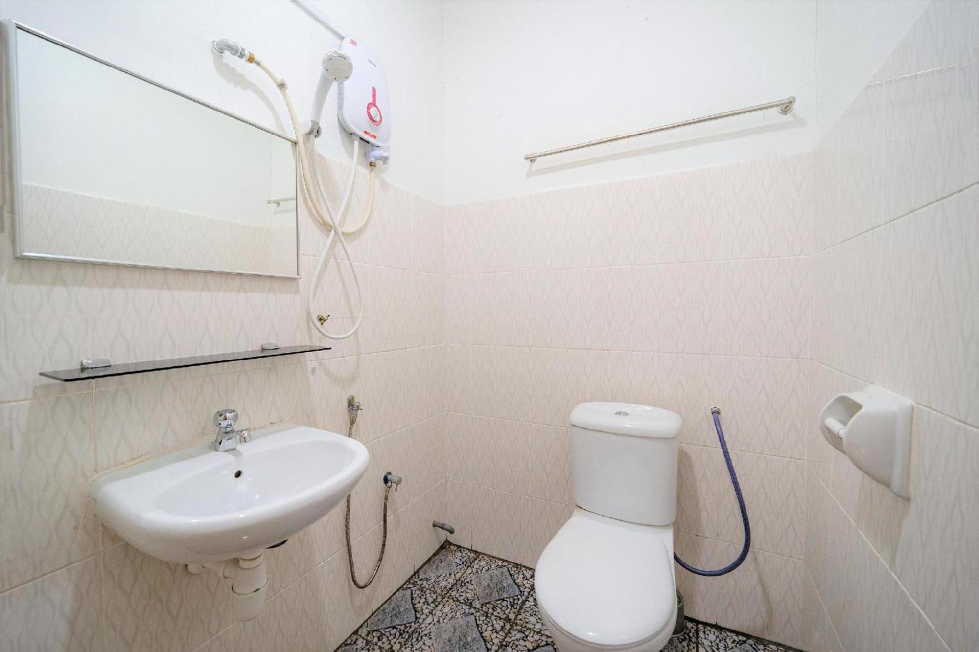 ホテル Oyo 89807 マイ バジェット ホーム バツーフェリンギビーチ エクステリア 写真